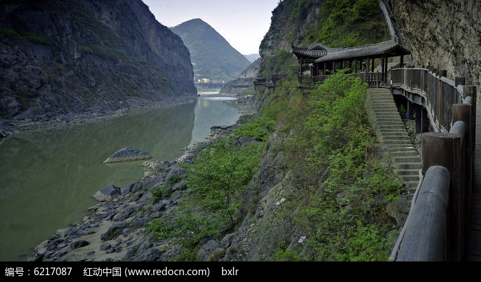 瞿塘峡古栈道图片