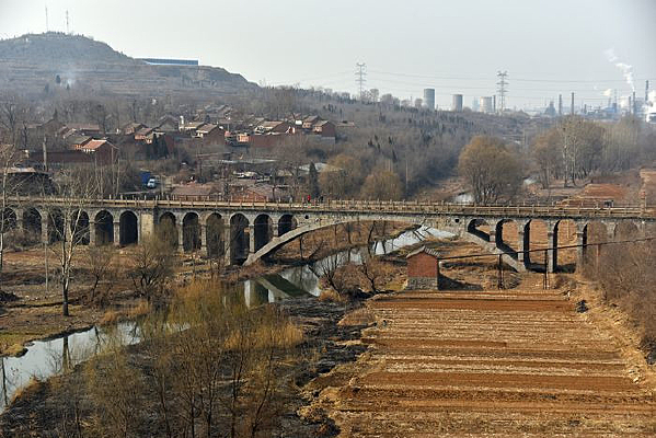 С���ϵ�ʯ����