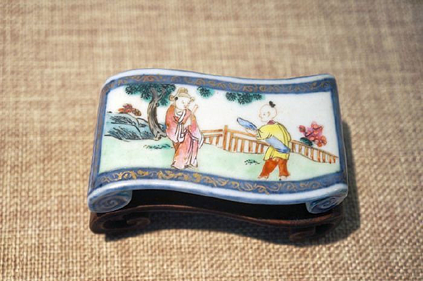 ��Ǭ¡�۲��໨��������С�ڼ�