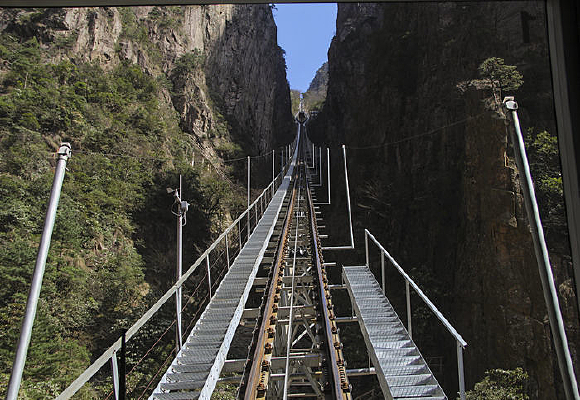 黄山地轨索道