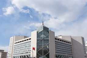 ���δ���