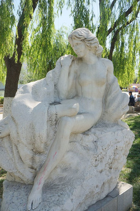 ������Ůʯ��