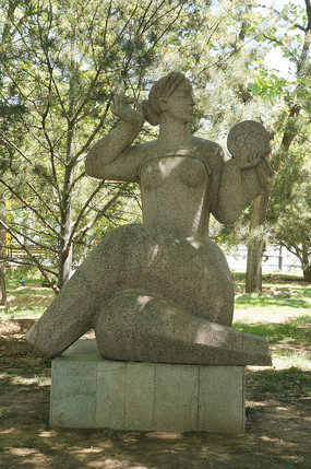 ��ױ��Ůʯ����