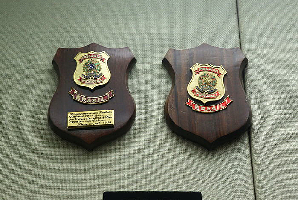 ���������־������