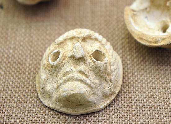 �������