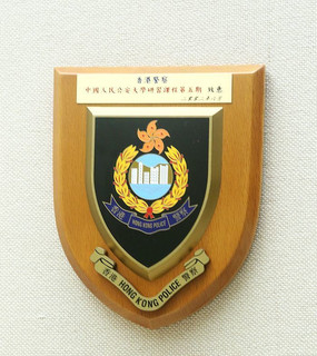 ۾־