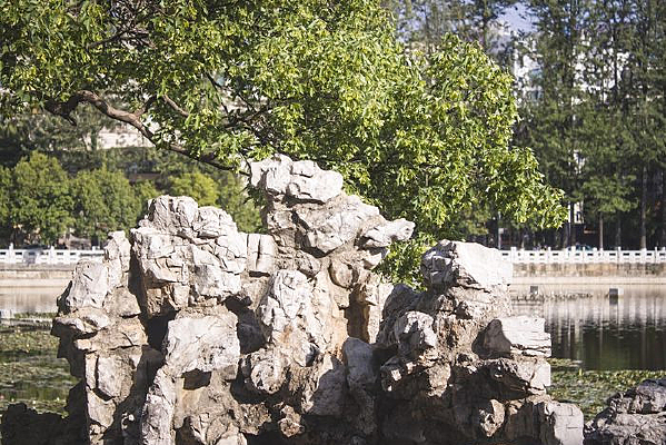 �����Ե�һ����ɽ