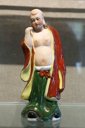 ��ɫ�ɵ���ۺ��е���