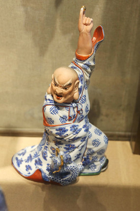 ��ɫ�ɵ���ŭ���е���