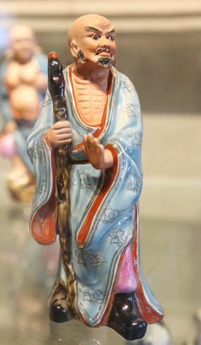 ��ɫ�ɵ�ִ�ƺ��е���