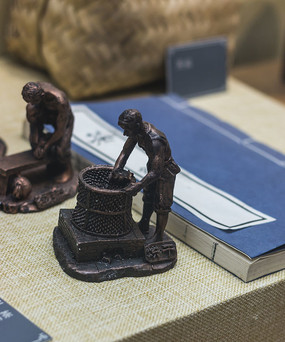 ��������