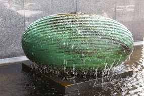 ��ɫԲ����ˮ��