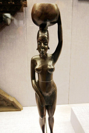 ľ�񶥹޸�Ů��