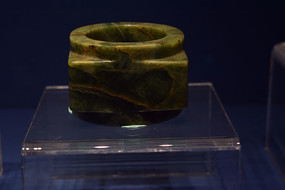 ս��������