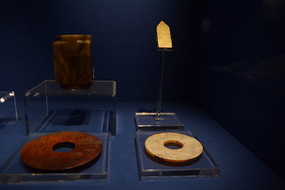 ս������