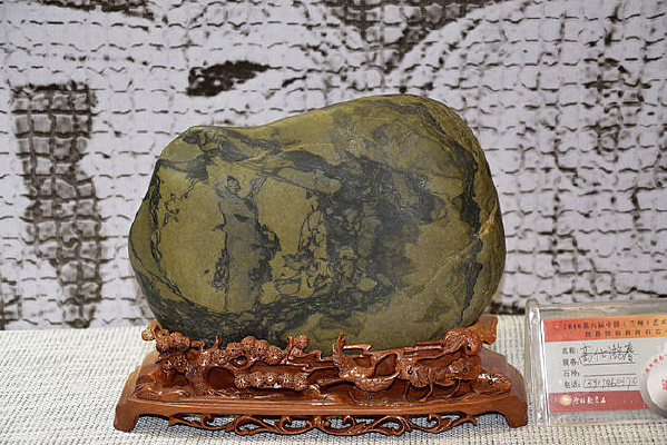 ���˳�����ʯͼƬ