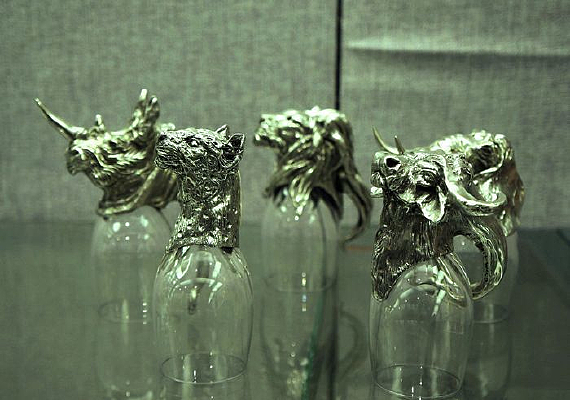 �����ײ�����