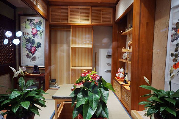 ����������