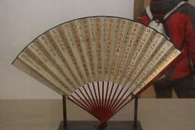 �������