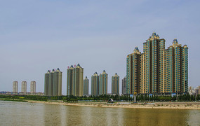 ��ɽ���������ˮ�߲����¥