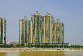 ��ɽ���������ˮ�߲�סլ¥