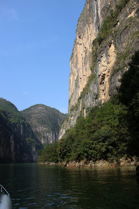 ��ɽС��Ͽ����