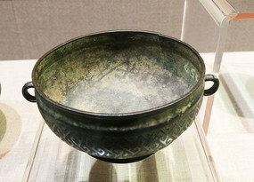 ս������������ͭ�ظ�