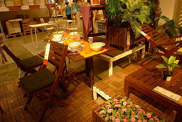 ��ɫ������̨