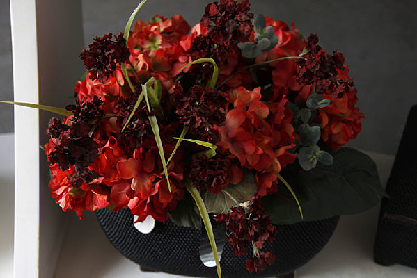 ��ɫ�軨��װ��Ʒ