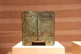 �̳����渾��Ĺ��ͭ����