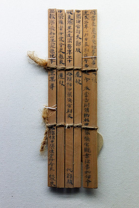 ����������