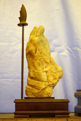 ��Ȼ�ع�����ʯ