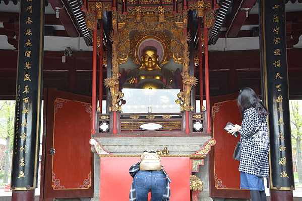 ��ɽ�°ݷ�����