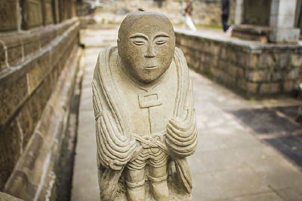 ʯͷ�ϵ�����