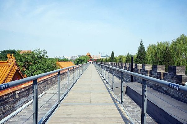 �ʹ��۾���ǽ