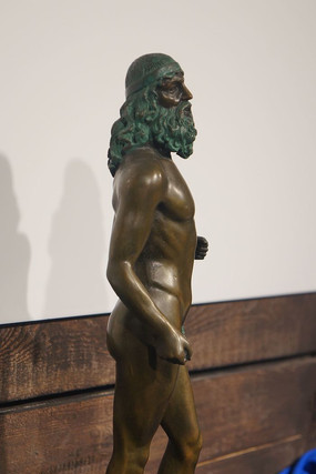 ���е���