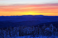 Ϧ����ɫɽ��