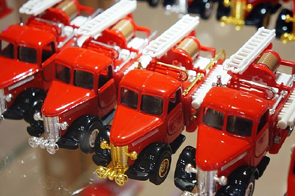 ��ɫ��������