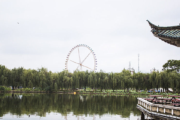 Զ����Ħ����