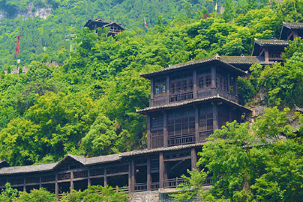 ɽ�ϵĹŽ���