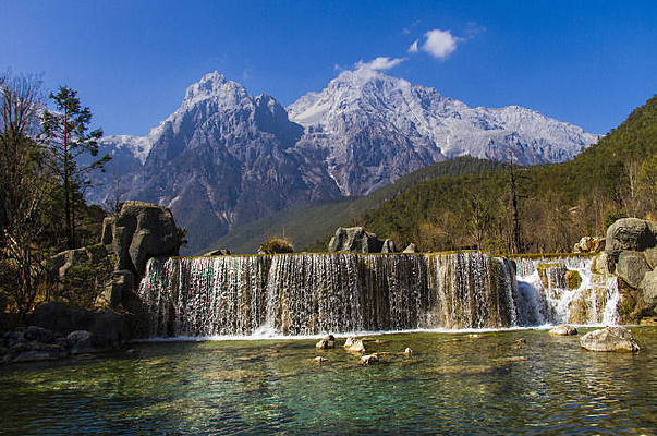 ѩɽ�µĺ���