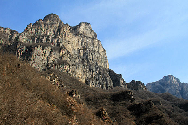 �����ɿݵ�̫��ɽ