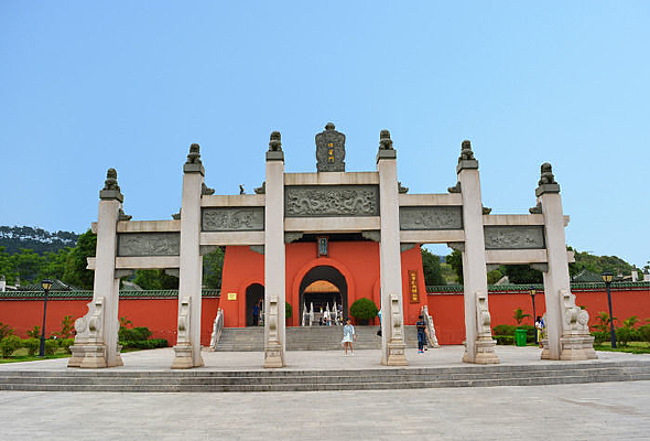 ����ǰ��