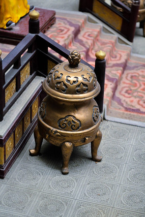 �Ŵ���Ա���ܶ�¯