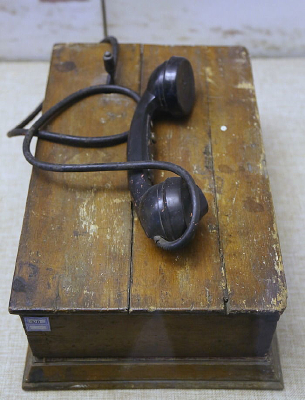 ���ʱ����·��ʯ�绰��