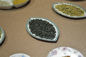 ʯͷ���ĺڶ�