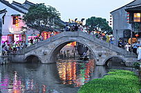 ��������ҹɫ�е���