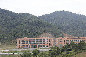 ���滷ɽ�Ĵ�ѧ