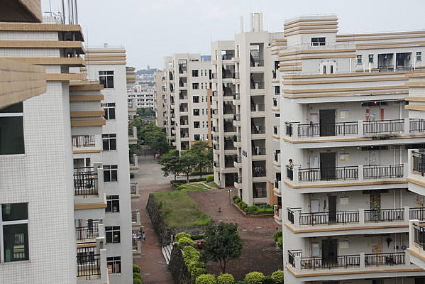 ��������Ĵ�ѧ����¥