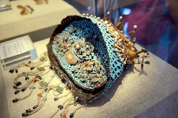 ��������˿Ƕ�鱦�����